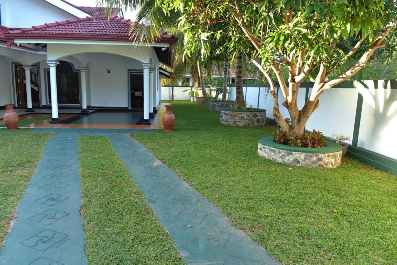 Sri Ra'Anana Villa Marawila Extérieur photo